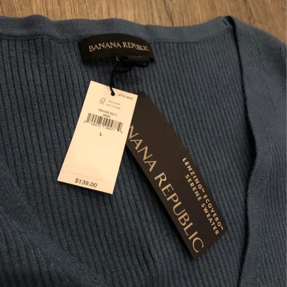 Banana Republic Statement Sleeve Sweater - Picture 1 of 2